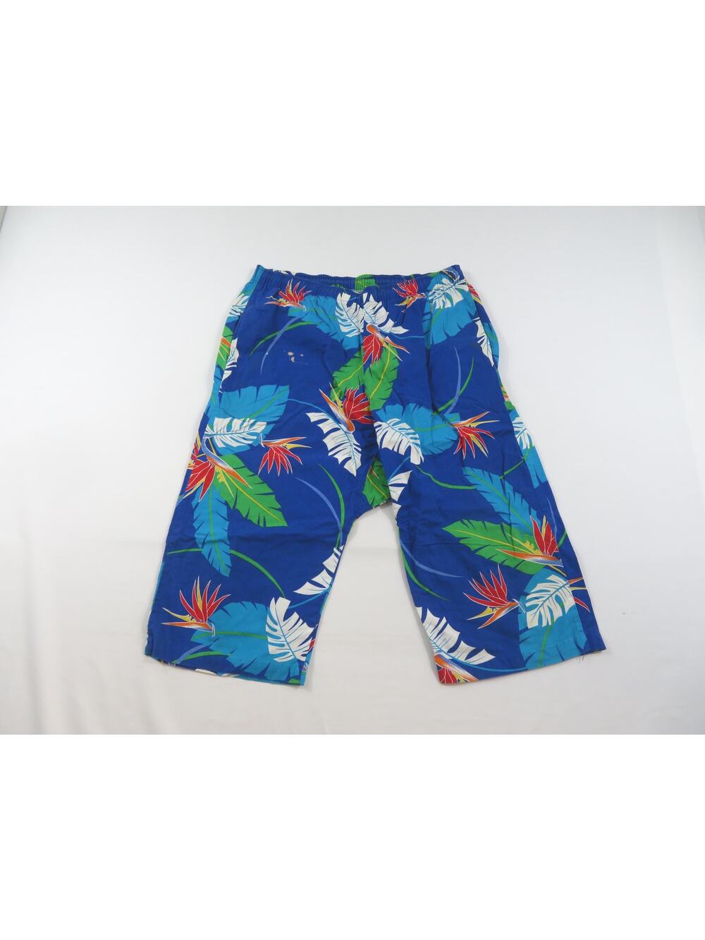 Rai Nani Capri Style Pants, Hawaiian Floral, Blue Measured: 31x28 1990s